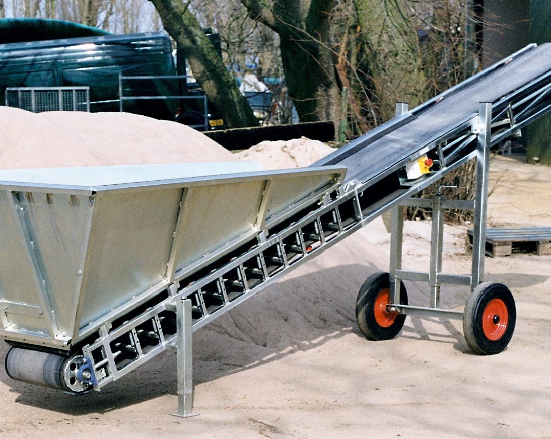 The conveyor belts can be used for soil, sand, fibers, agricultural products, etc.