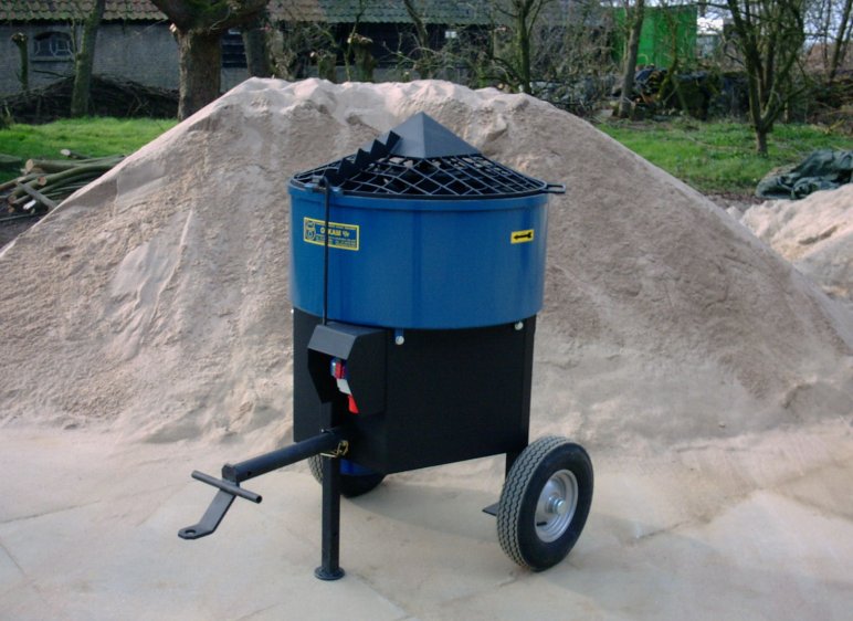 This is a 140 Liter mixer suitable for clay and plaster.