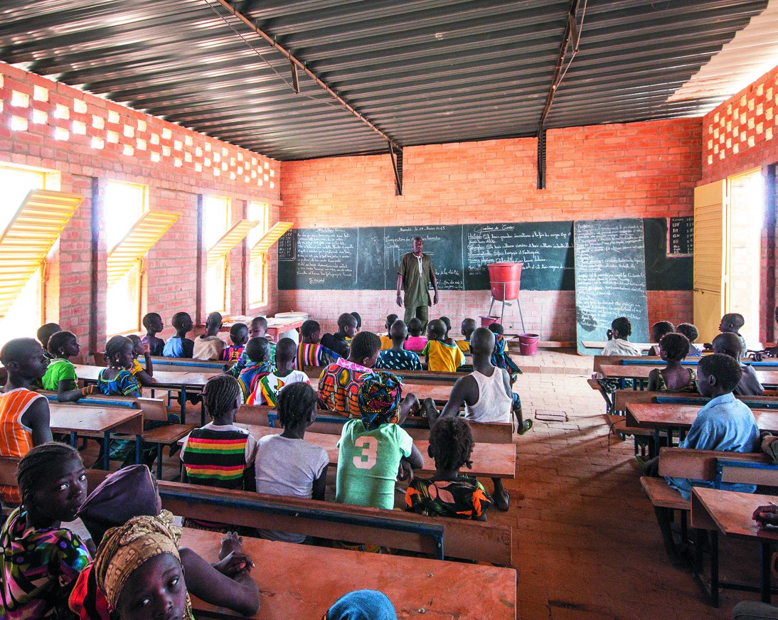 Een school in Gangouroubouro gebouwd van leemstenen.